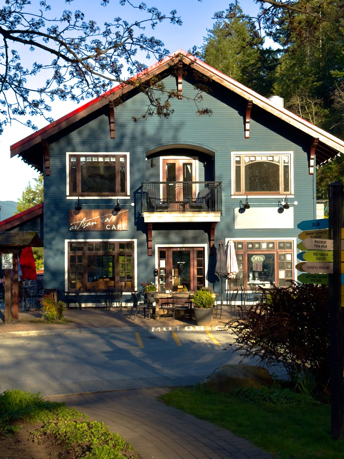 Artisan Eats Café in Snug Cove